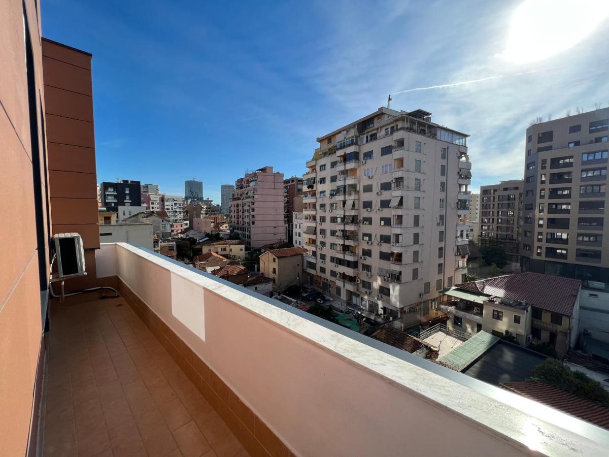 Daily Apartment In Center Тирана Экстерьер фото