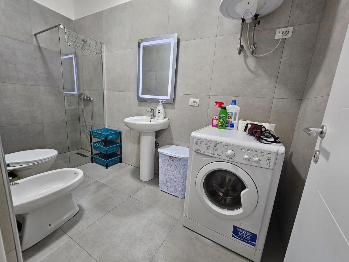Daily Apartment In Center Тирана Экстерьер фото