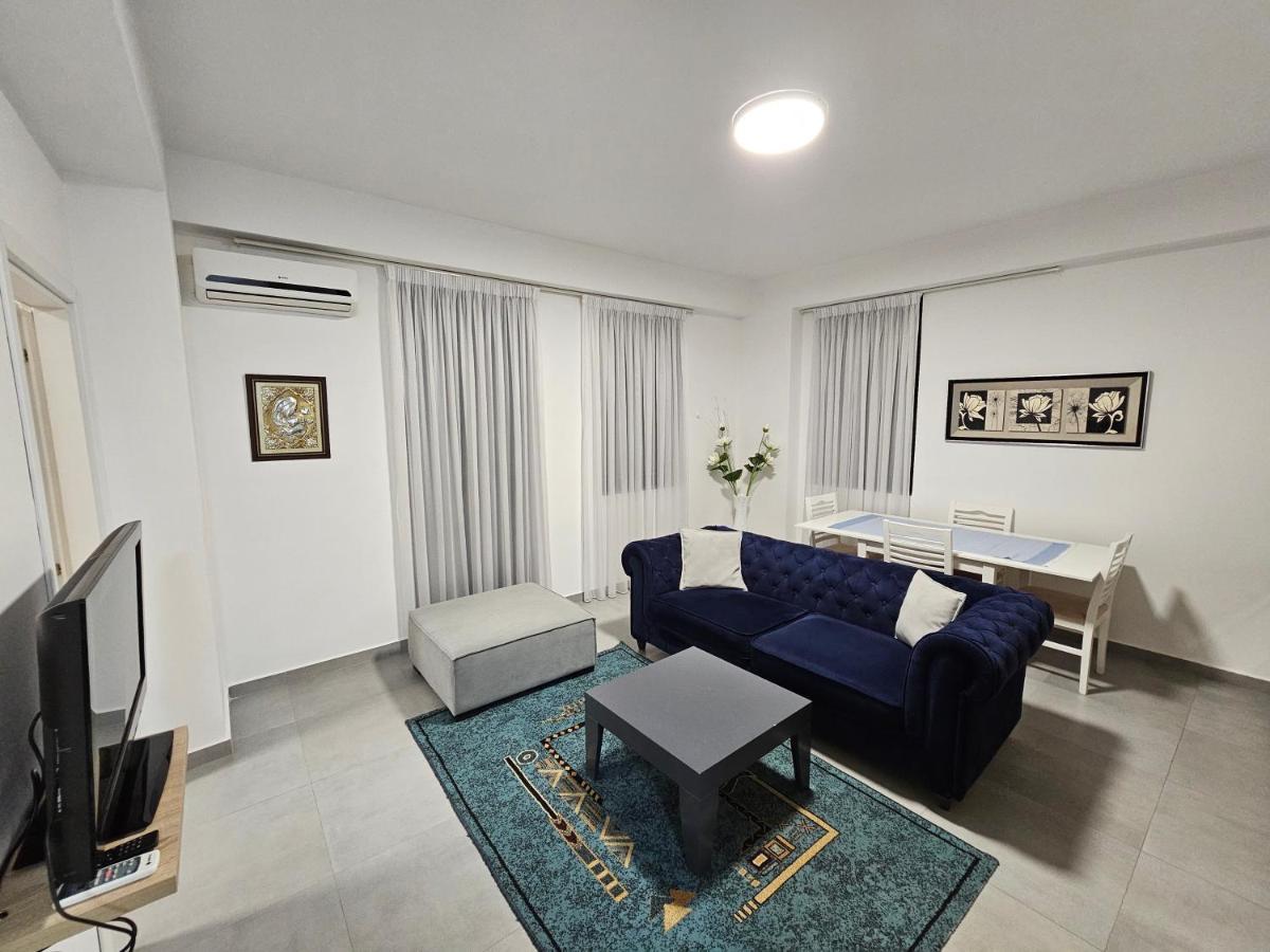 Daily Apartment In Center Тирана Экстерьер фото