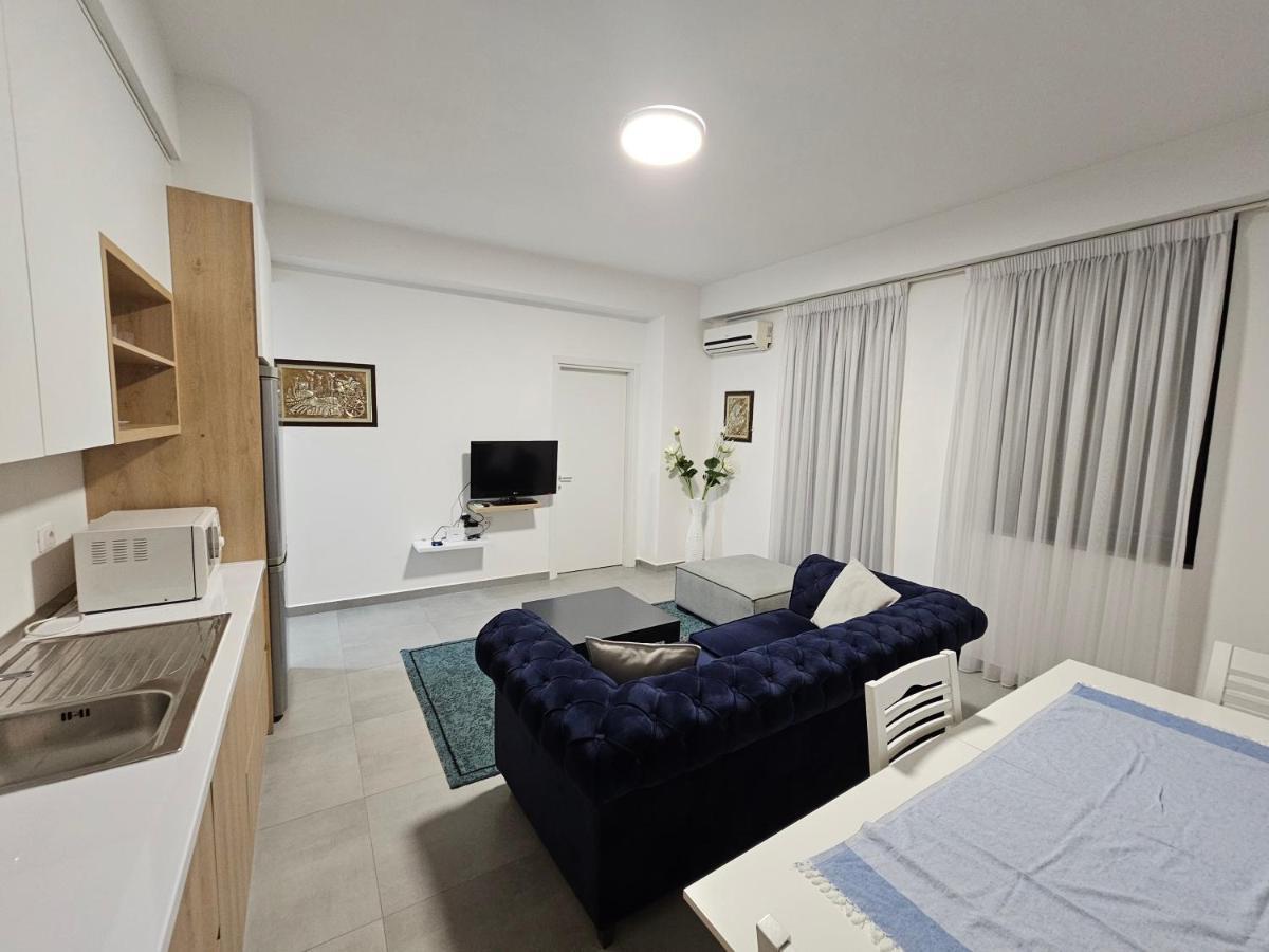 Daily Apartment In Center Тирана Экстерьер фото